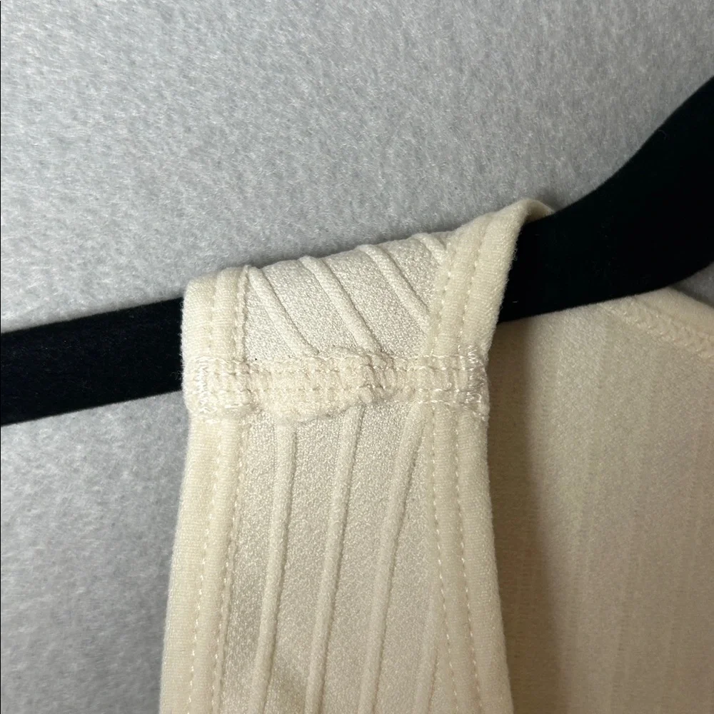 DANSKIN Intimates Bodysuit‎ Cream Ivory Plunge Neck Minimalist basics Sz M